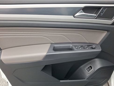 Used 2021 Volkswagen Atlas Cross Sport SEL image 12