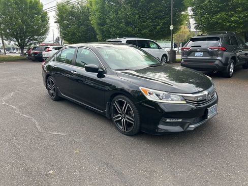 Used 2017 Honda Accord Sport image 2