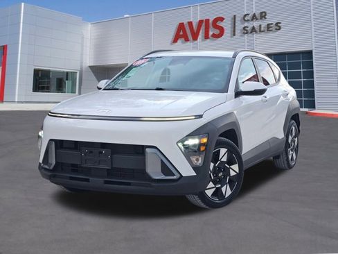 Used 2025 Hyundai Kona SEL image 1