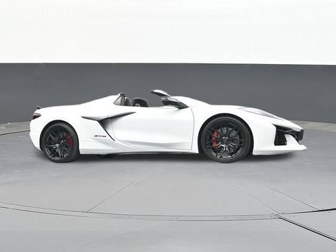 Used 2024 Chevrolet Corvette Z06 RWD image 46