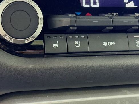 Used 2024 Toyota Tundra Platinum image 19