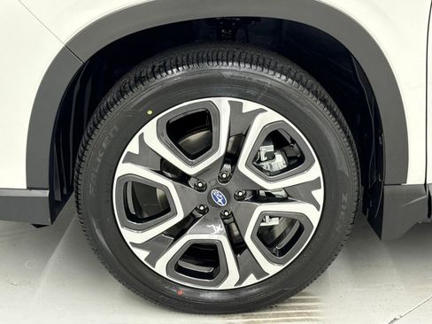 New 2025 Subaru Ascent Touring image 10