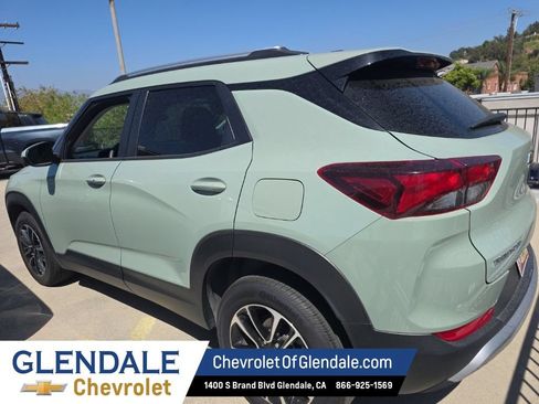 Used 2025 Chevrolet TrailBlazer LT FWD image 3
