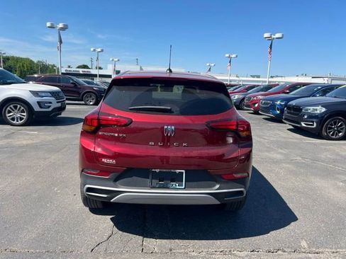 Used 2024 Buick Encore GX Preferred w/ Comfort Package FWD image 8