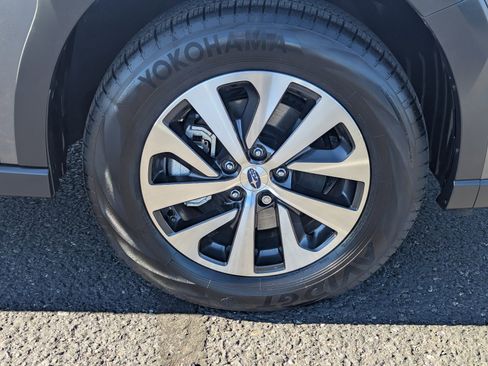 Certified 2025 Subaru Outback Premium w/ Popular Package #1A image 9