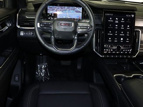 Used 2024 GMC Acadia Elevation image 3