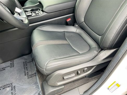 Used 2025 Honda Pilot EX-L image 18