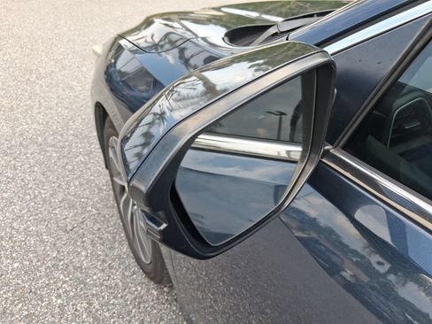 Used 2019 Honda Insight Touring image 19