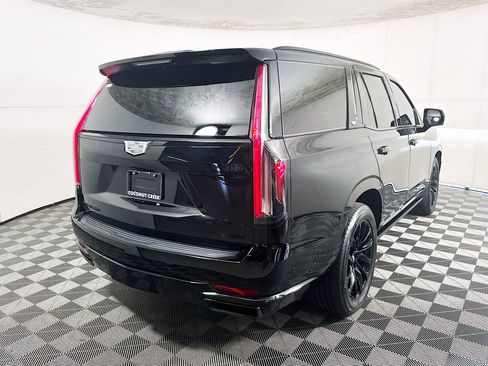 Used 2024 Cadillac Escalade Sport Platinum w/ LPO, ONYX Package AWD/4WD image 3