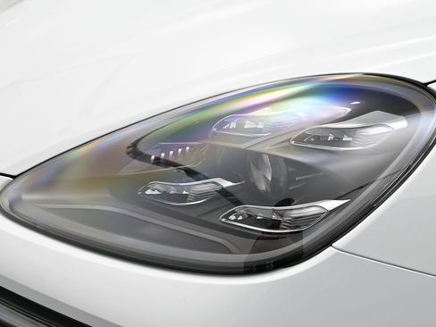 Certified 2023 Porsche Cayenne S AWD/4WD image 36