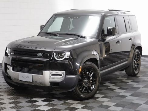 Used 2025 Land Rover Defender 110 S image 1