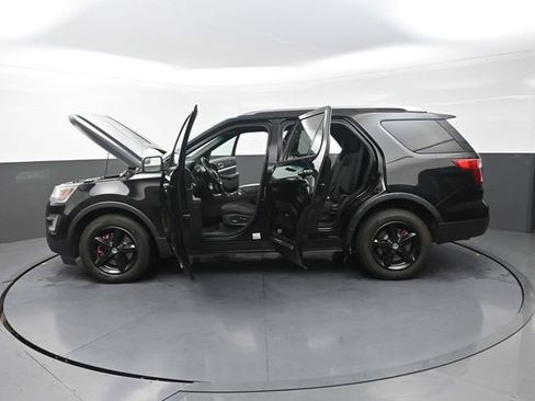 Used 2017 Ford Explorer XLT AWD/4WD image 44
