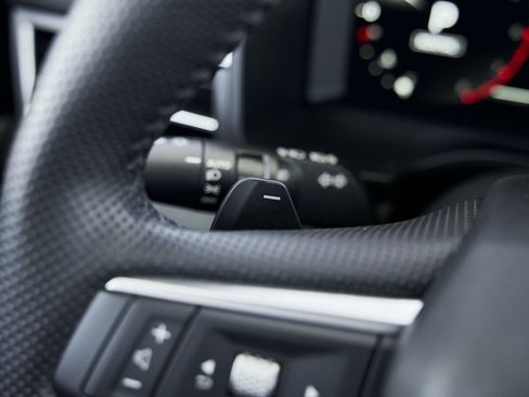 Used 2025 Mitsubishi Outlander SEL image 36