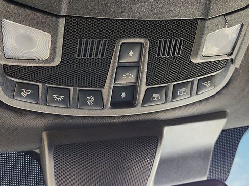 Used 2022 Ford F250 Platinum w/ FX4 Off-Road Package image 21