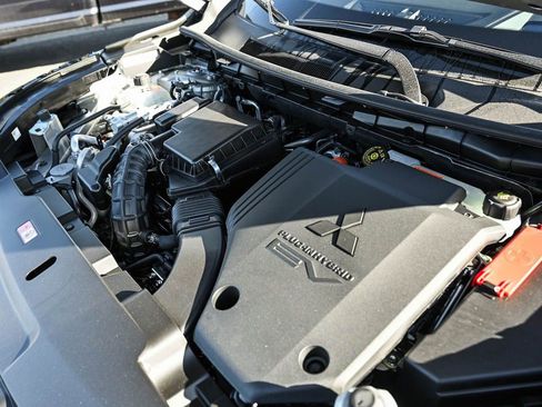 New 2025 Mitsubishi Outlander SEL image 7