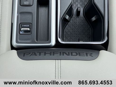Used 2024 Nissan Pathfinder SV FWD image 23