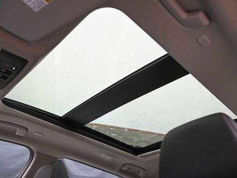 Used 2025 Nissan Rogue Platinum w/ Tech Package image 28