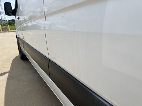 Used 2015 Mercedes-Benz Sprinter 2500 image 37