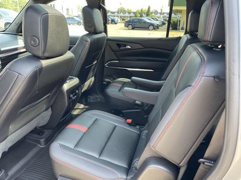 Used 2024 Chevrolet Traverse RS w/ LPO, Floor Liner Package AWD/4WD image 13