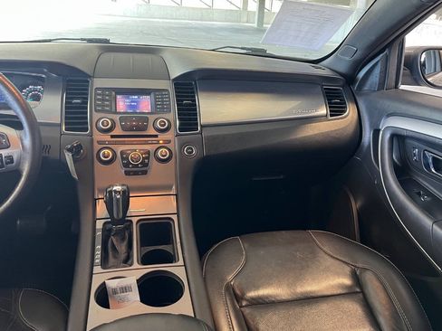 Used 2018 Ford Taurus SEL FWD image 17
