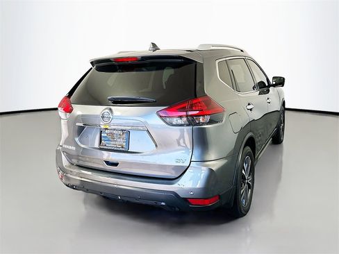 Used 2019 Nissan Rogue SV w/ Premium Package image 7