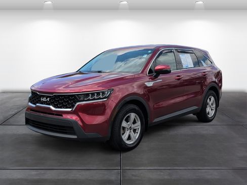 Used 2023 Kia Sorento LX FWD image 4