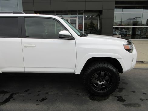Used 2018 Toyota 4Runner SR5 image 13