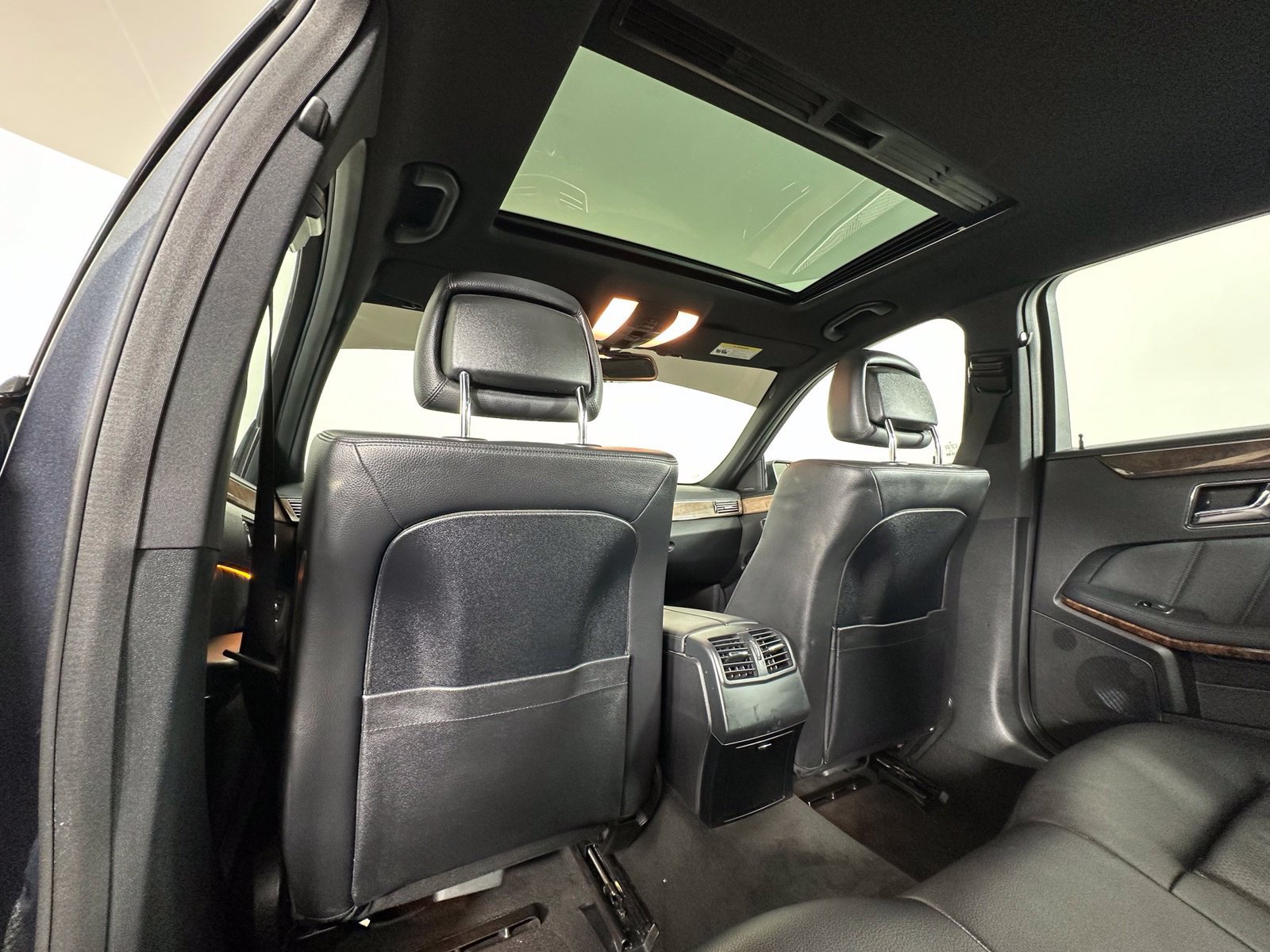 Used 2011 Mercedes-Benz E 350 4MATIC Sedan image 14