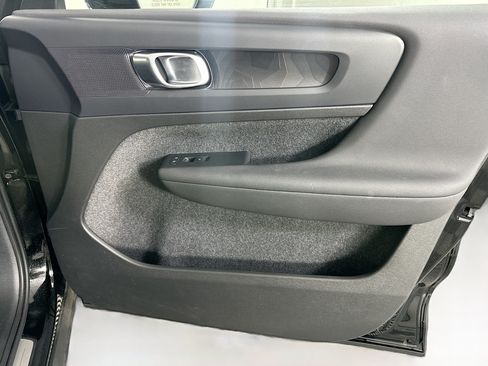 Used 2023 Volvo C40 Recharge Core AWD/4WD image 32