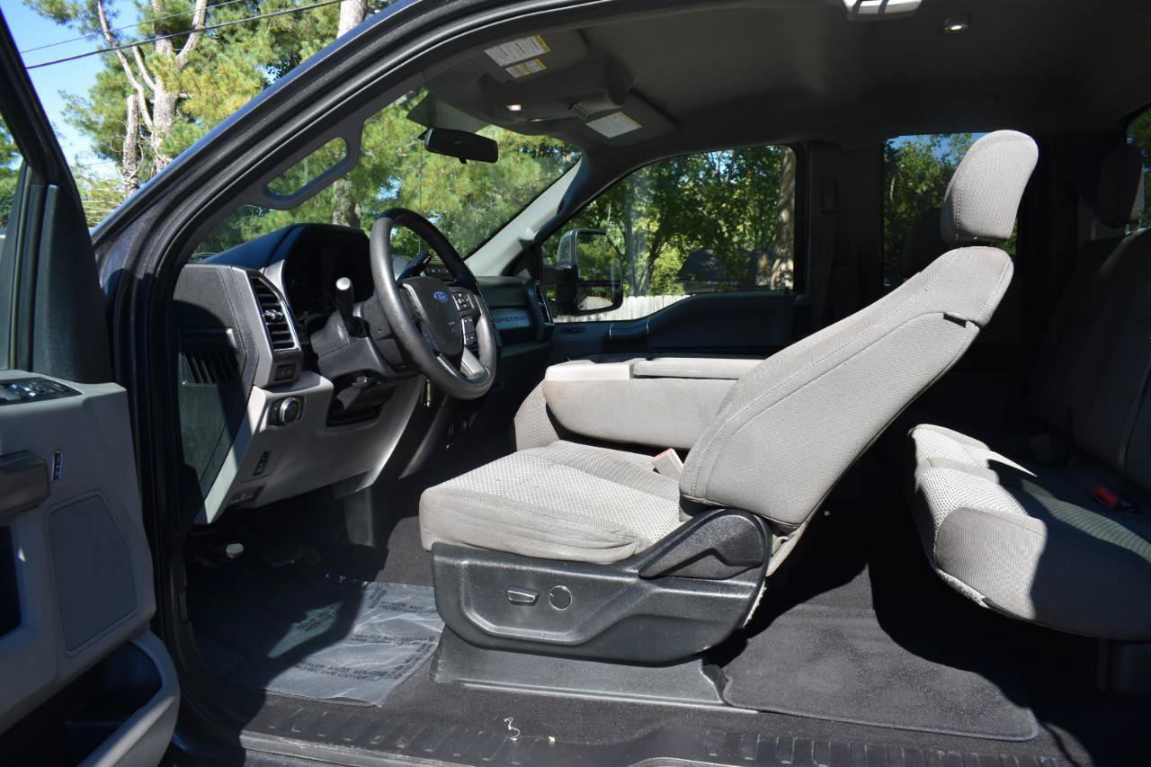 Used 2018 Ford F250 XLT w/ XLT Premium Package AWD/4WD image 12