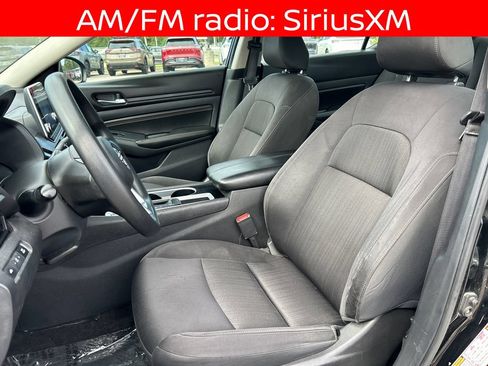 Used 2024 Nissan Altima 2.5 SV FWD image 12