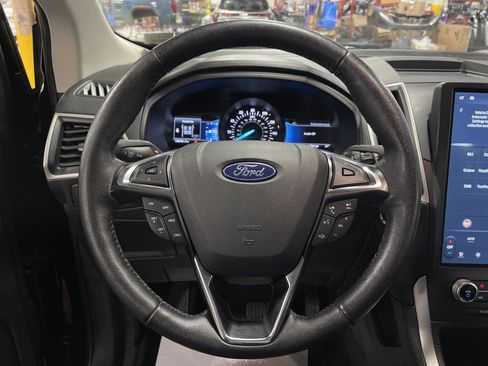 Used 2022 Ford Edge SEL w/ Convenience Package image 17