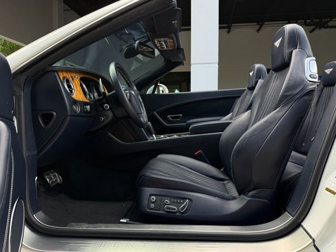 Used 2017 Bentley Continental GT image 25