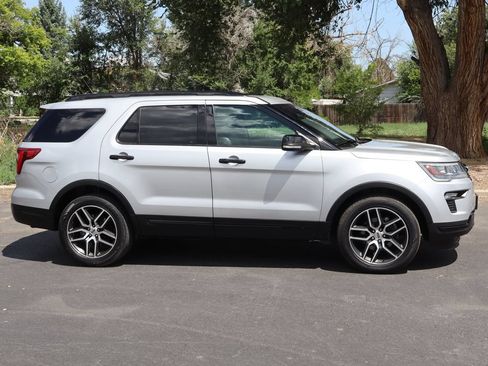 Used 2019 Ford Explorer Sport AWD/4WD image 3