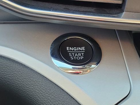 Certified 2022 Ford Explorer XLT w/ Equipment Group 202A RWD image 10