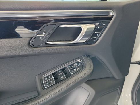Used 2023 Porsche Macan Turbo AWD/4WD image 20