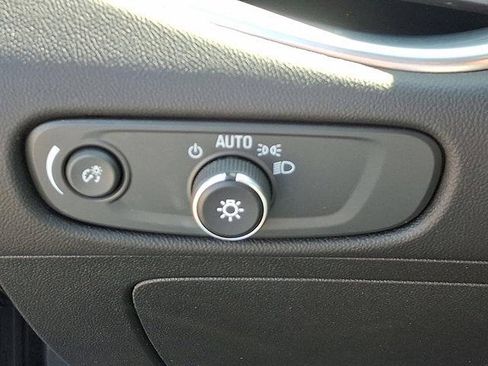 Used 2020 Chevrolet Malibu LT w/ Leather Package image 23