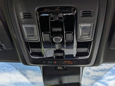 New 2026 GMC Yukon Denali Ultimate AWD/4WD image 21
