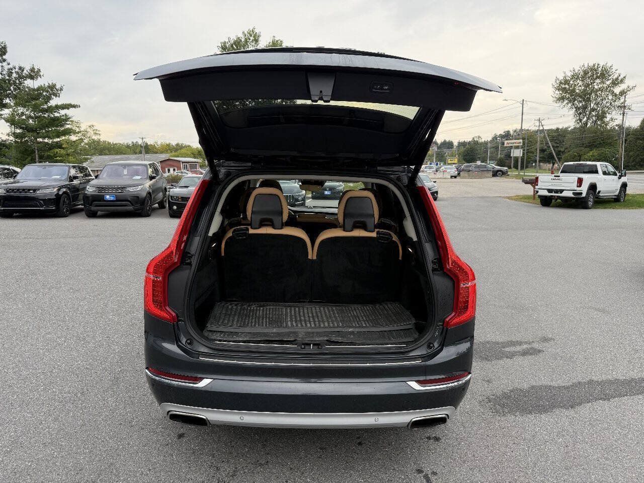 Used 2016 Volvo XC90 T8 Inscription w/ Vision Package AWD/4WD image 13