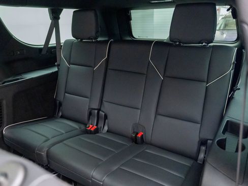New 2026 Cadillac Escalade ESV Sport w/ LPO, ONYX Package AWD/4WD image 16
