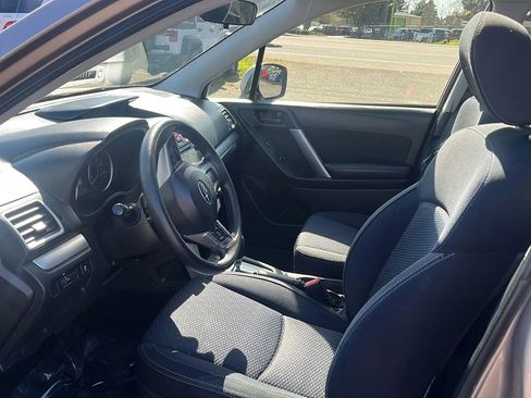 Used 2016 Subaru Forester 2.5i Premium w/ All-Weather Package image 9