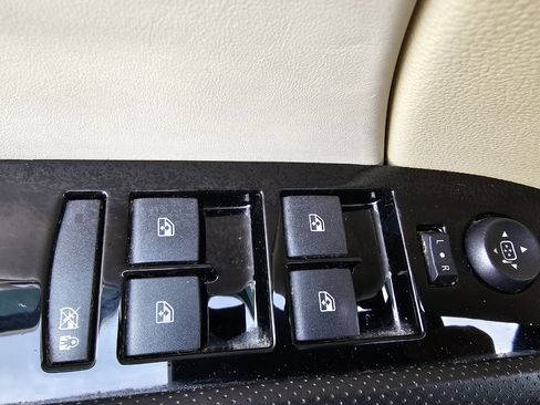 Used 2013 Cadillac XTS Platinum w/ Driver Assist Package image 29