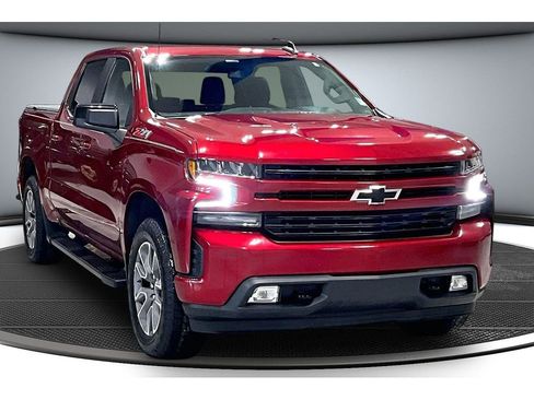 Used 2021 Chevrolet Silverado 1500 RST image 2