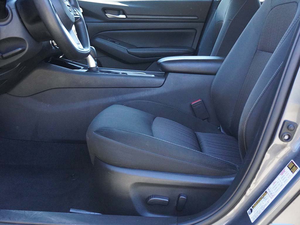 Used 2024 Nissan Altima 2.5 SV AWD/4WD image 23