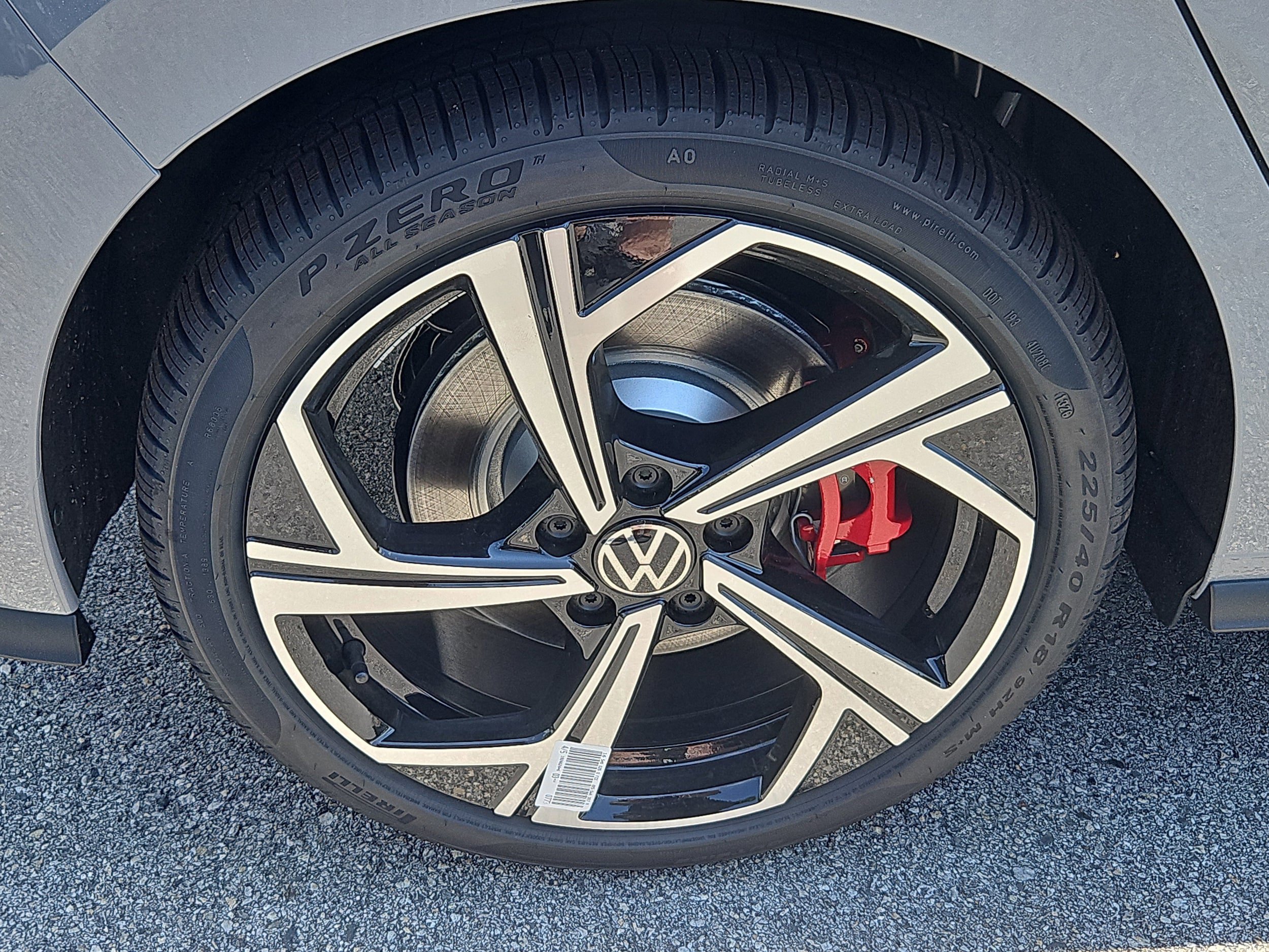 New 2026 Volkswagen GTI SE FWD image 3