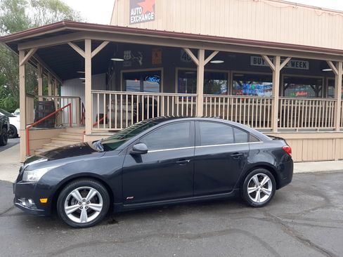 Used 2014 Chevrolet Cruze LT w/ RS Package image 2