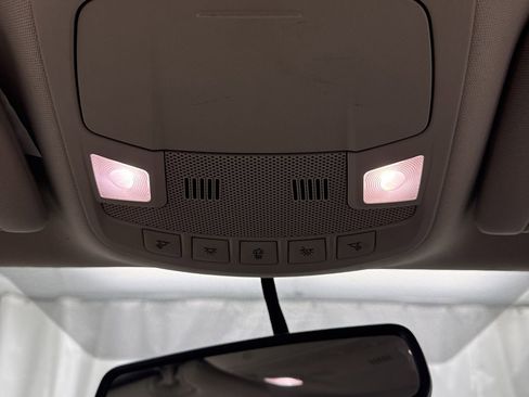 Used 2018 Ford Fusion SE w/ Fusion SE Technology Package image 24