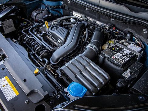 New 2026 Volkswagen Taos SE image 24