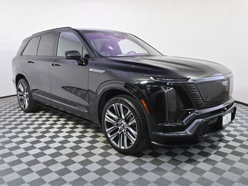 Certified 2026 Cadillac Vistiq Premium Luxury w/ LPO, Floor Liner Package AWD/4WD image 8