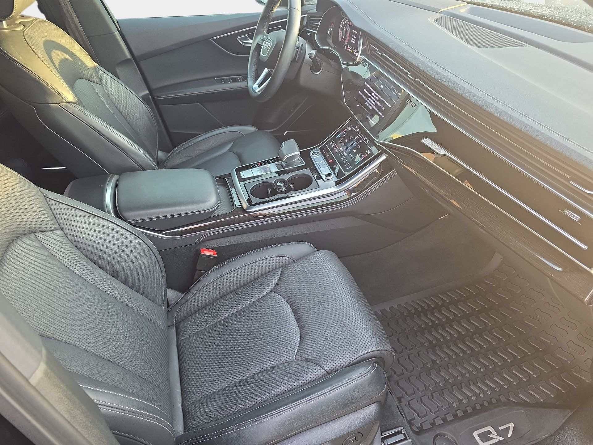 Used 2025 Audi Q7 3.0T Prestige AWD/4WD image 10